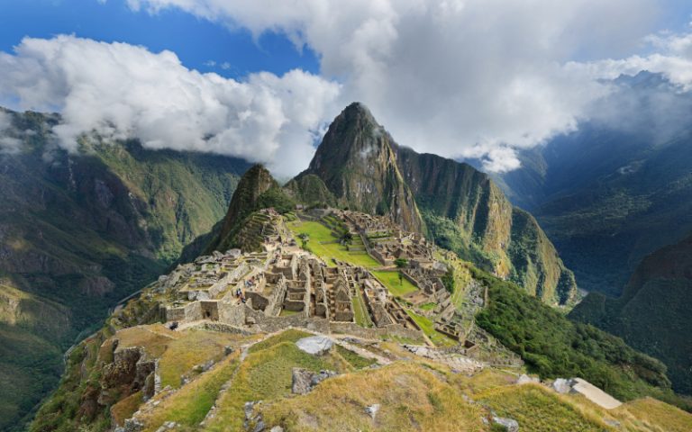 Ropa esencial para Machu Picchu y Cusco: consejos de Guru Explorers para tu trek.