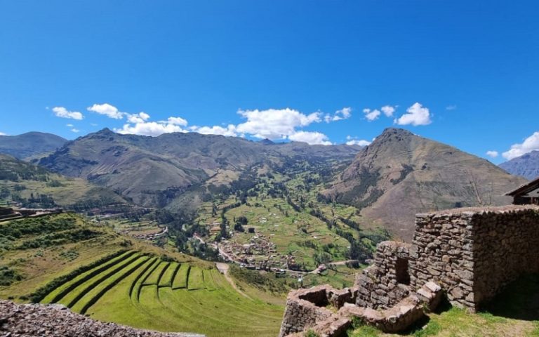 Ruinas incas de Ollantaytambo, Valle Sagrado, tour en Cusco con Guru Explorers