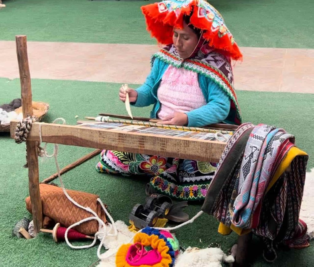 Artesanías peruanas en Cusco: compra únicas en tours de Guru Explorers.