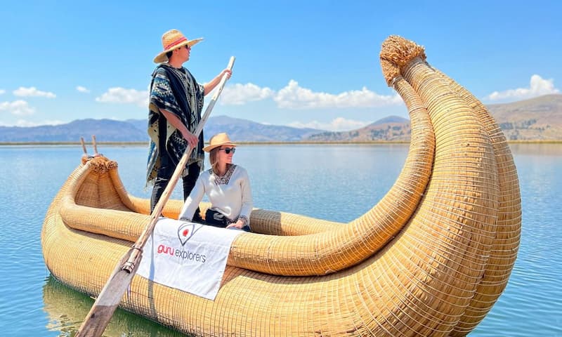 Islas Flotantes de los Uros en Puno, Perú: tour de pueblos flotantes en lago Titicaca