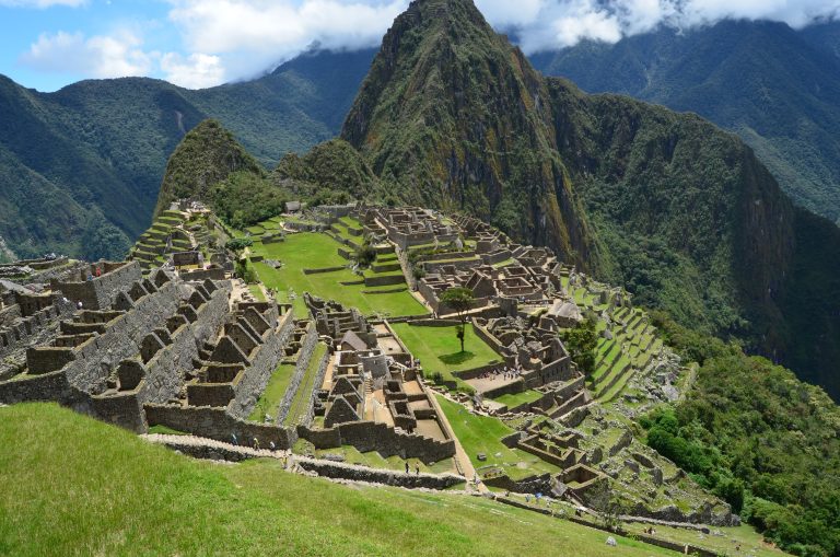 Vista de Machu Picchu, tour imperdible en Cusco y treks con Guru Explorers