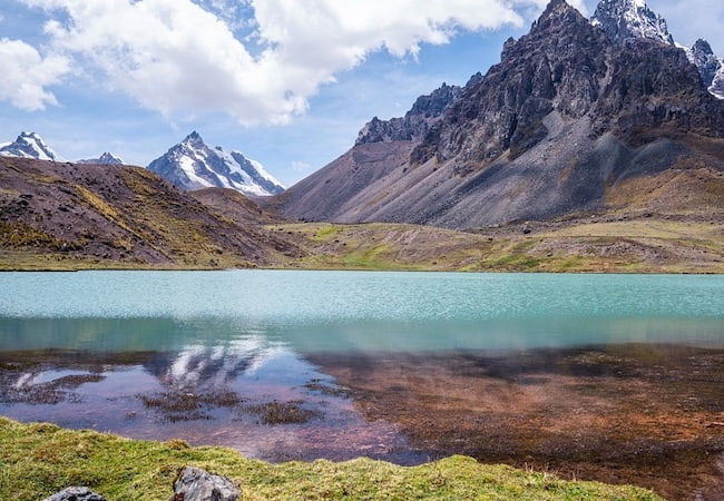 Lagunas turques del tour Ausangate 7 Lagunas, Cusco, Perú.