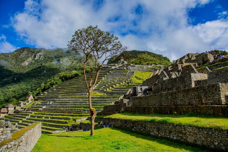 Portada de Cusco: Guía 25 lugares imperdibles para tu tour en Perú con Guru Explorers